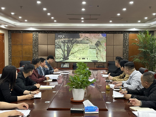 報道：水建集團(tuán)黨總支開展4月份黨員統(tǒng)一活動日會議 (2)_副本.jpg