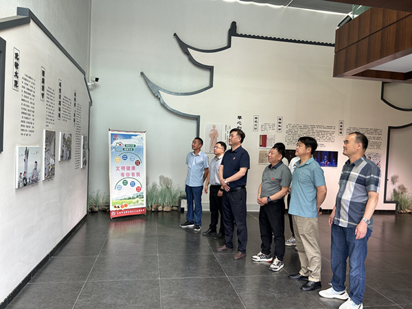 江淮黨支部開展黨紀(jì)學(xué)習(xí)主題黨日活動(dòng) (2)_副本.jpg